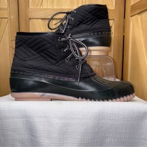 Women's Black Quilted Winter Boots